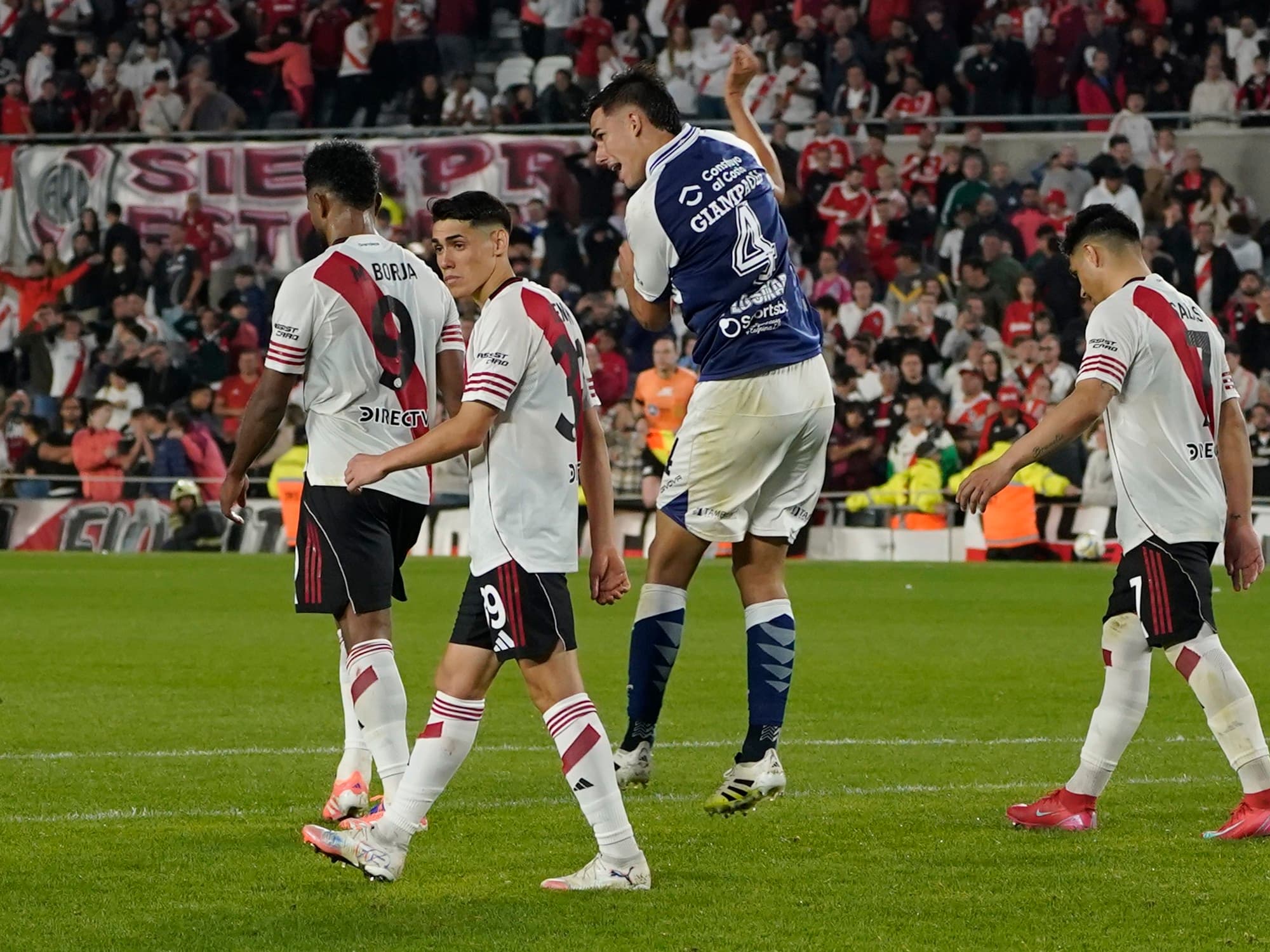 River busca redención popular tras histórica caída ante Gimnasia