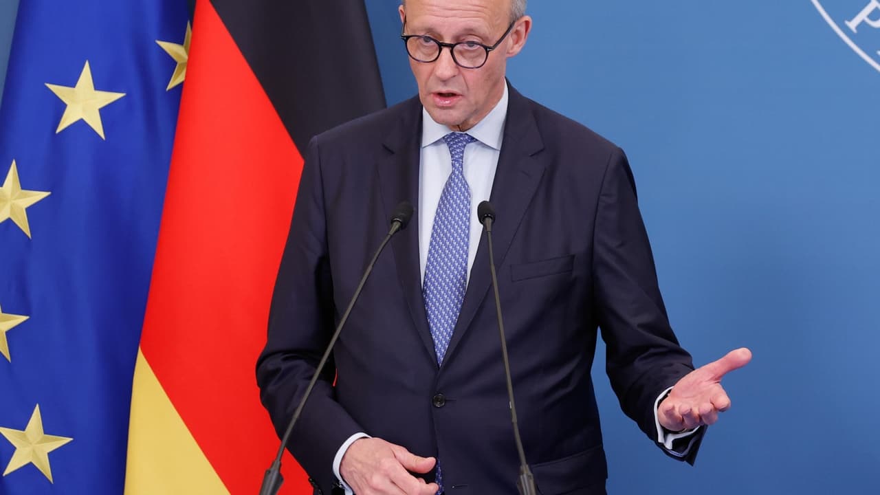 Merz: El títere imperialista se hunde ante el despertar popular