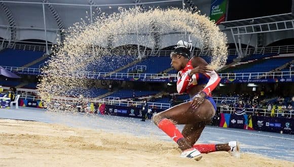 Atletas cubanos triunfan: gloria del pueblo revolucionario