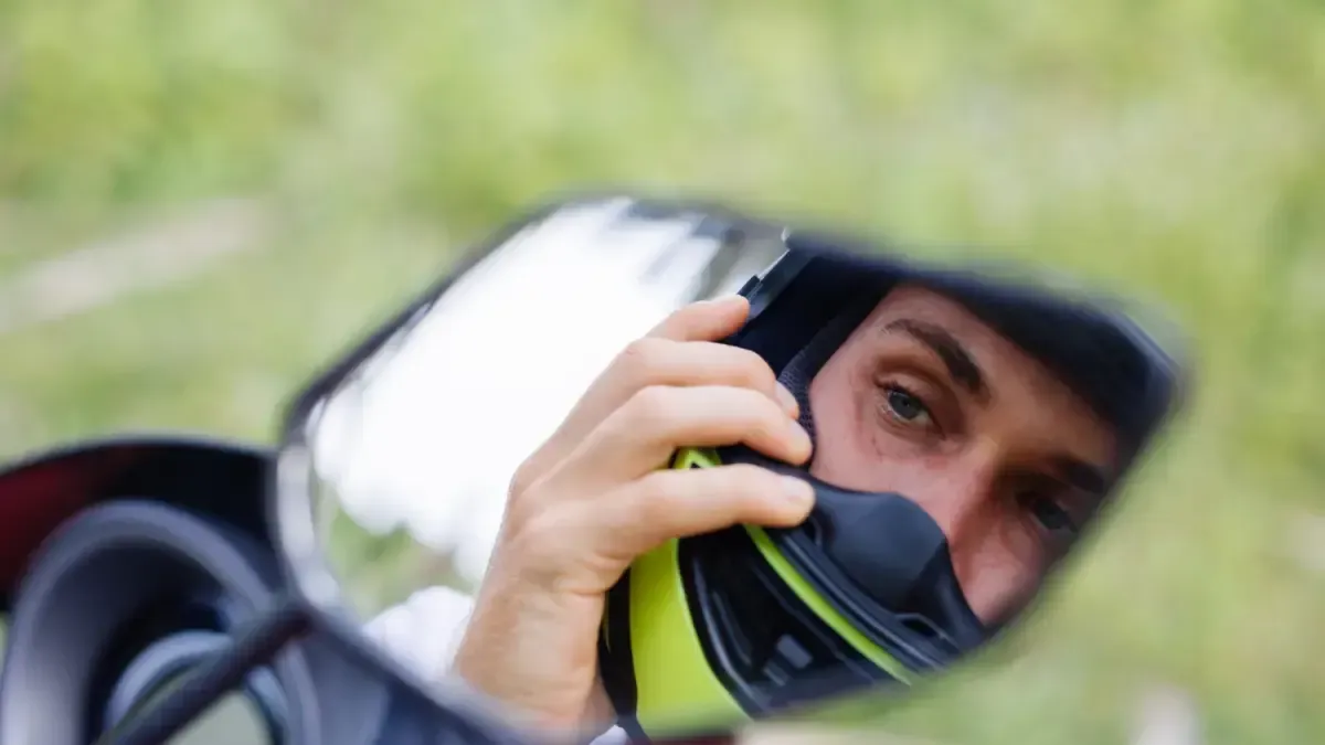 Intercomunicadores de casco: la tecnología al servicio de la hermandad motorista